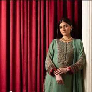 women Beautiful handwork Pakistani ready to wear suit party wear suit wedding